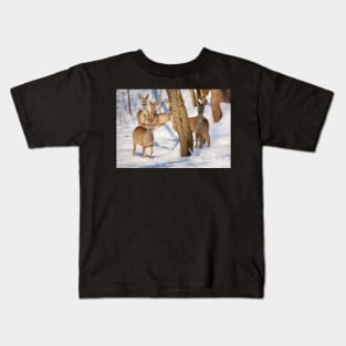 Roe deer in the forest Kids T-Shirt